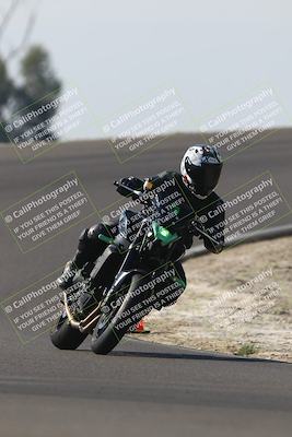 media/Nov-01-2025-TrackDaz (Sat) [[2b4d5192bc]]/C Group/1240pm (Turn 2 Outside)/